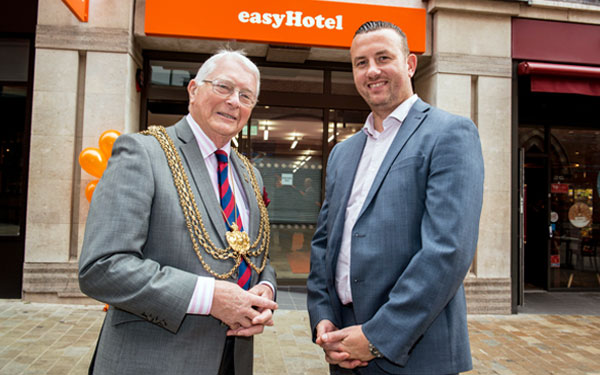 easyHotel opens in Leeds and Sheffield