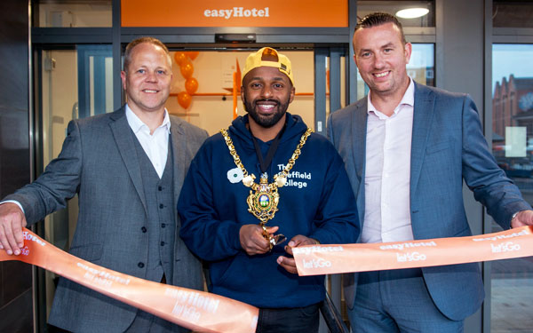 easyHotel opens in Leeds and Sheffield